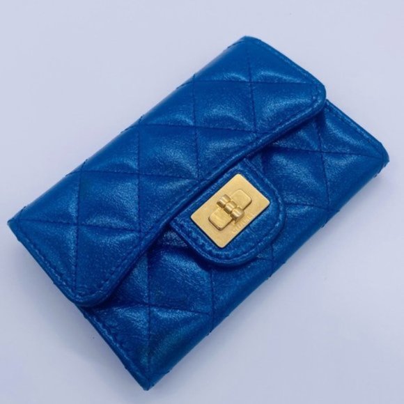 EUC CHANEL Metallic Blue Calfskin Quilted Reissue Flap Card Holder - Picture 3 of 15